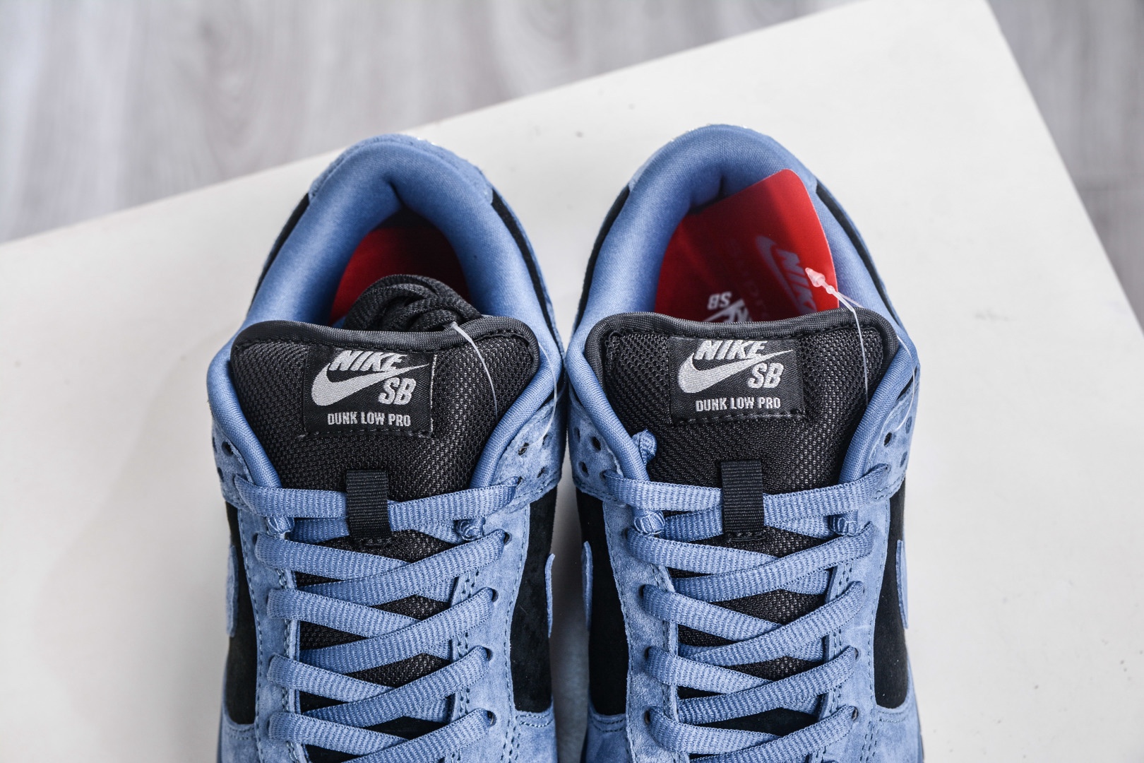 Supreme x Nk Dunk SB Dunk Low 聯名美國限定黑藍 
貨號:HQ8487 400
SIZE：36 36.5 37.5 38 38.5 39 40 40.5 41 42 42.5 43 44 44.5 45 46