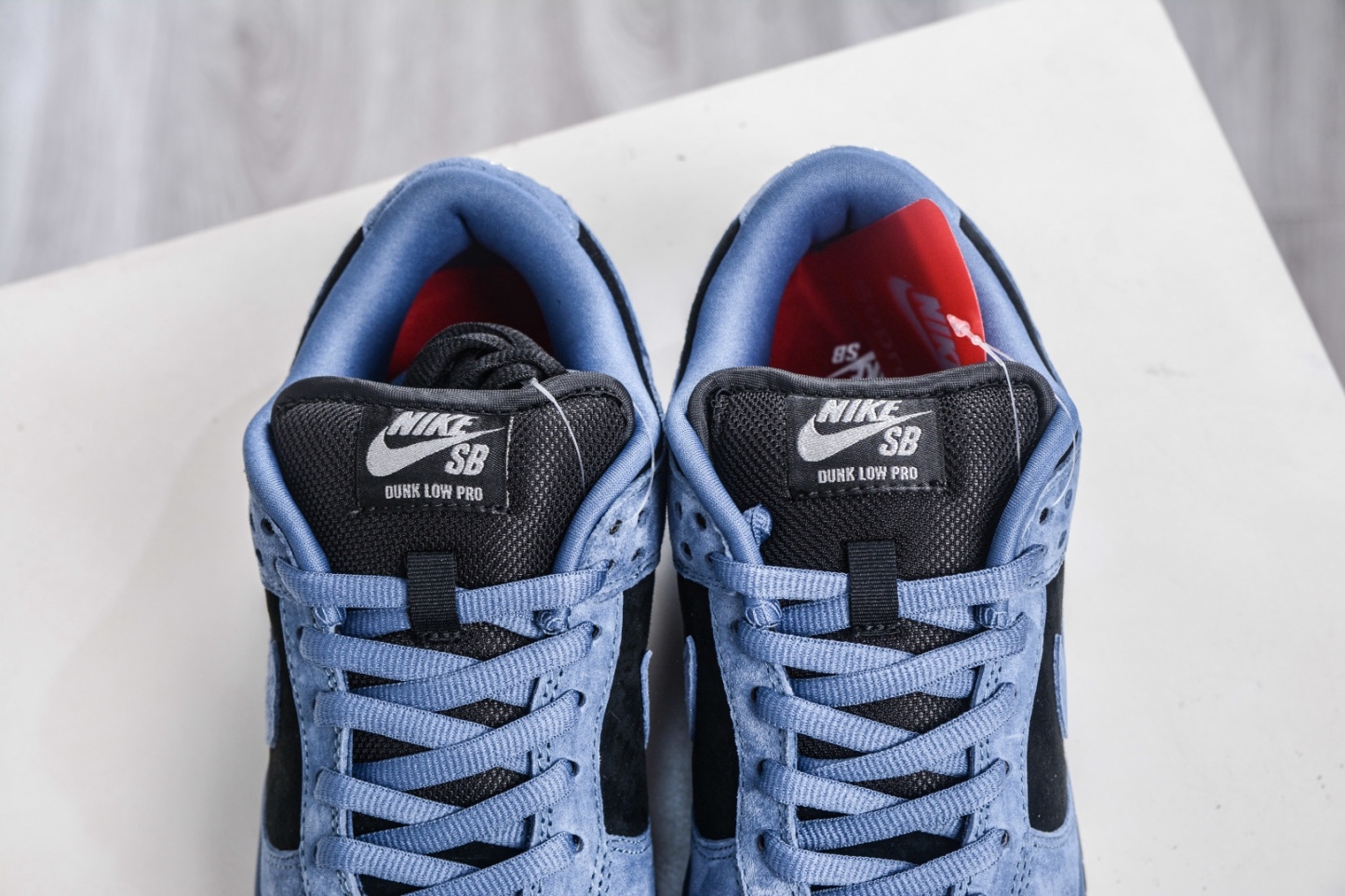 Supreme x Nk Dunk SB Dunk Low 聯名美國限定黑藍 
貨號:HQ8487 400
SIZE：36 36.5 37.5 38 38.5 39 40 40.5 41 42 42.5 43 44 44.5 45 46