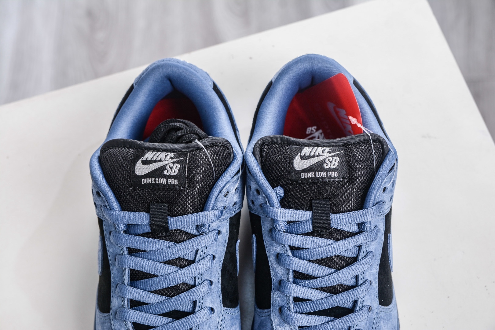 Supreme x Nk Dunk SB Dunk Low 聯名美國限定黑藍 
貨號:HQ8487 400
SIZE：36 36.5 37.5 38 38.5 39 40 40.5 41 42 42.5 43 44 44.5 45 46