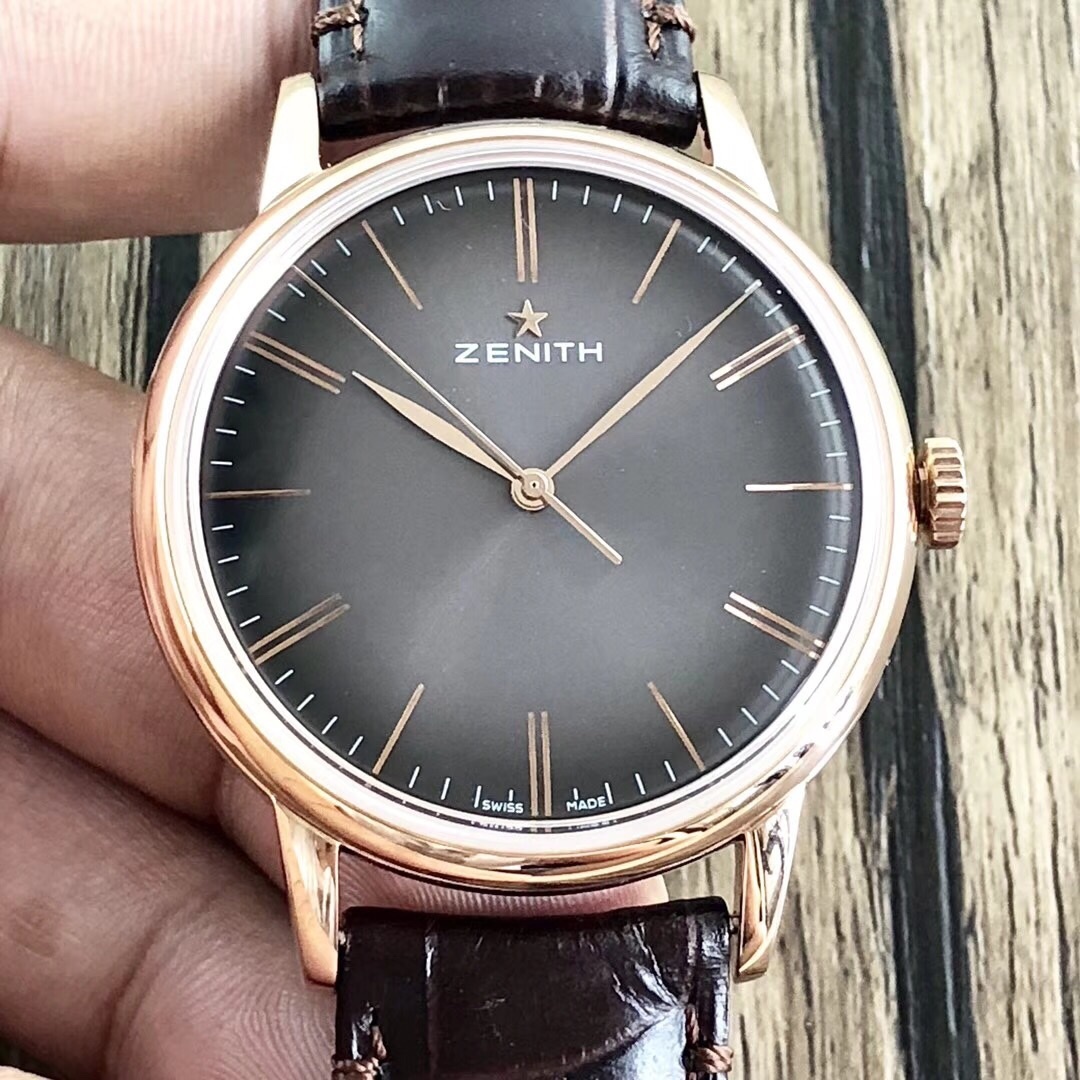 【真力時】菁英系列：一切來得剛剛好！
  機芯：進口9015改制ELITE6150型號-剛剛好
  表殼：原版開模42MM/316L精鋼-剛剛好
  玻璃：弧形雙面防眩處理藍寶石-剛剛好
  字面：字釘鐫刻/鍍銠太陽紋/琢面指針-剛剛好
  皮帶：精選意大利牛皮+膠質底皮-剛剛好
  表扣：原版制動折疊扣-剛剛好
原版開模超級復刻，歷盡兩年時間突破各種工藝難關，到達一切剛剛好的效果！