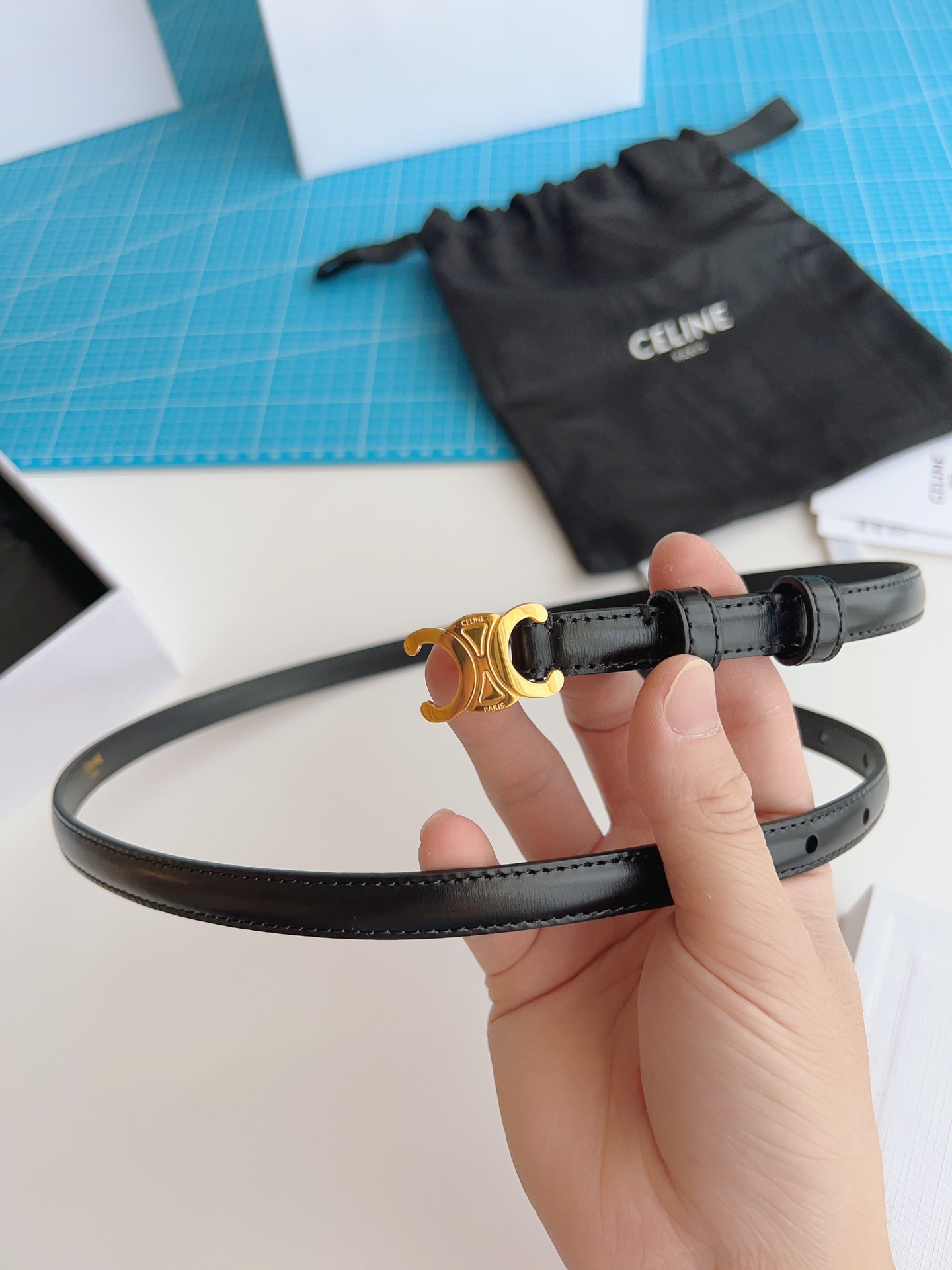 《CELINE》塞琳🇫🇷法國原廠皮料，黑色全皮 品質毋庸置疑 ，沒有更好，寬1.3cm