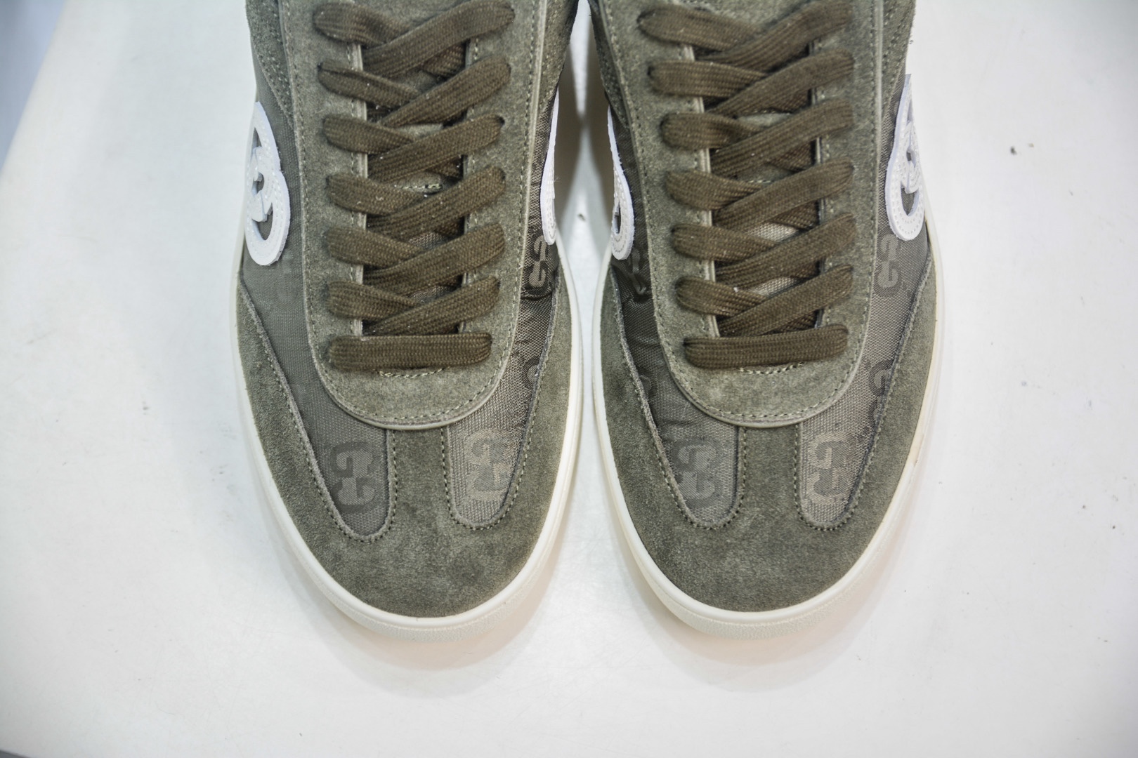 Gucci 古馳G75 圓頭系帶運動鞋
尺碼：39 40 41 42 43 44 45 46
