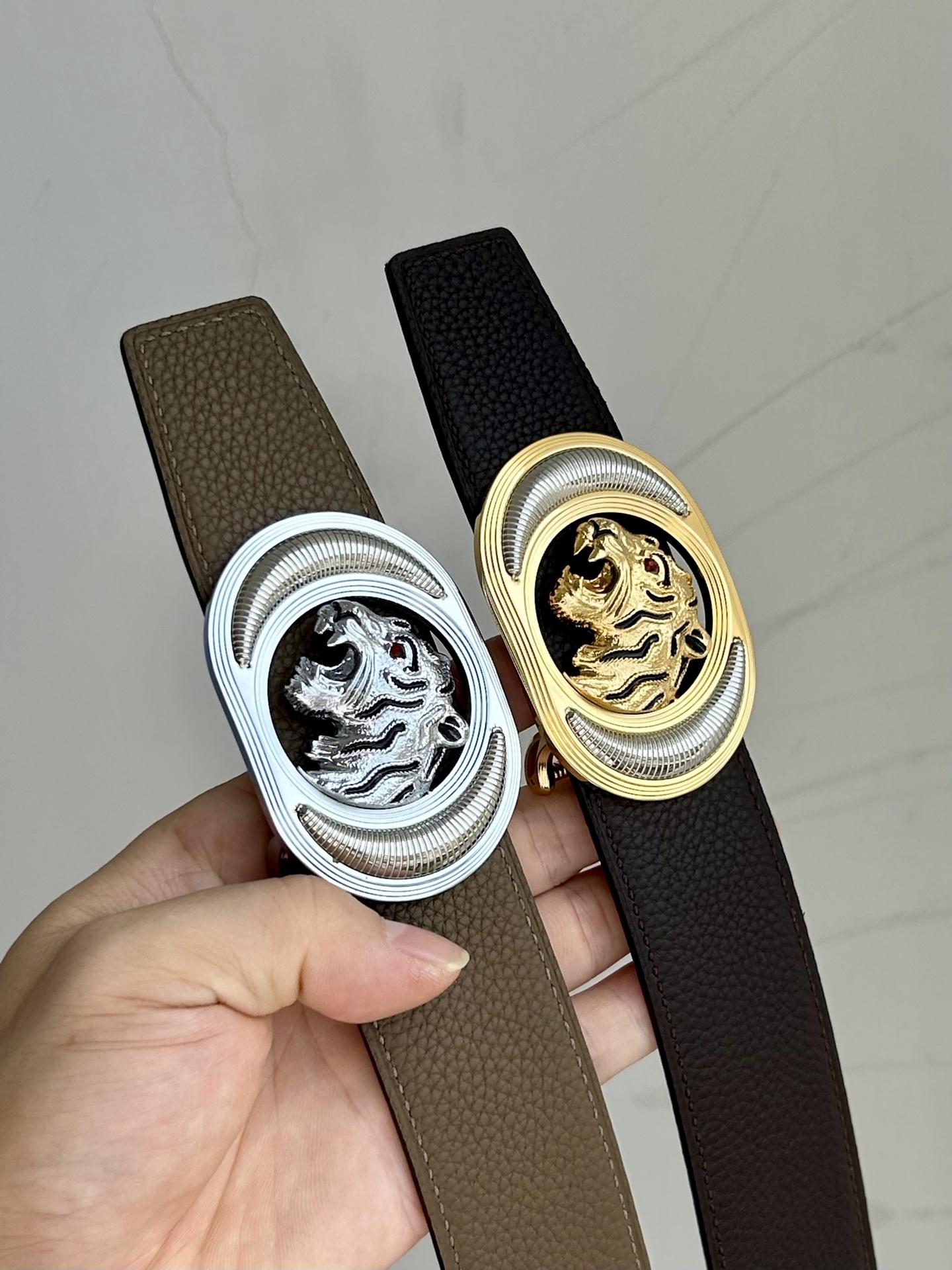 【史蒂芬】原版荔枝紋牛皮腰帶，搭配新款老虎頭不鏽鋼扣，寬度3.8cm，雙面可用，長度不可調節，尺碼（85-110）具有獨特吸引力！