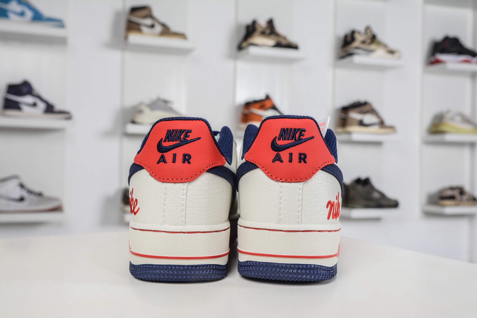 NIke Air Force 1 '07 Low 米白紅藍 
貨號：NH0601 544
Size: 36 36.5 37.5 38 38.5 39 40 40.5 41 42 42.5 43 44 44.5 45