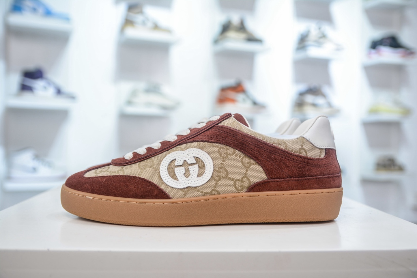 Gucci 古馳G75 圓頭系帶運動鞋
尺碼：35 36 37 38 39 40 41 42 43 44 45 46