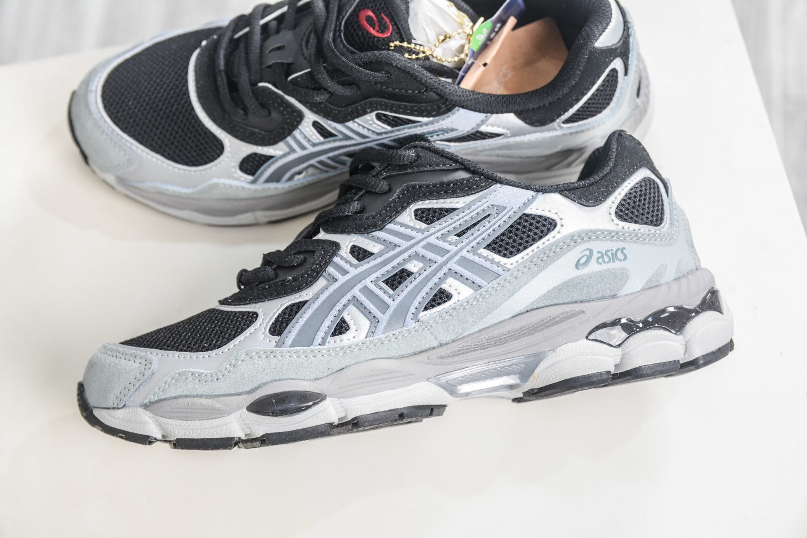 Asics Gel-NYC 亞瑟士運動休閒透氣專業跑鞋
貨號: 1203A383 003
尺碼：36 37 37.5 38 39.5 40 40.5 41.5 42 42.5 43.5 44 45