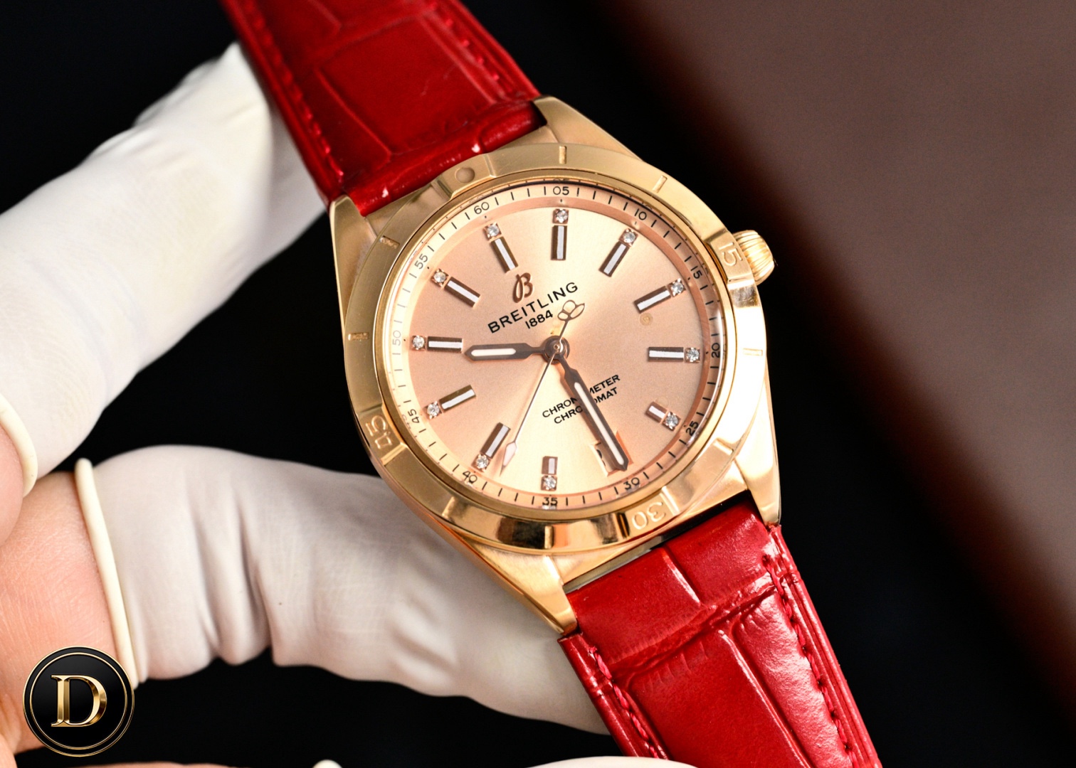 百年靈新款橫空出世（推出新高度）
全新百年靈機械計時腕表-南海膠囊系列
(chronometer Automatic 36mm)特別版
1⃣️現代復古風格讓您在人群中脫穎而出，打破沈悶，有溫度又不失浪漫！
2⃣️這款優雅的現代復古靈感腕表適合想在人群脫穎而出的女士。（男士也可佩戴，膠囊系列市面最薄的中性款。）
3⃣️融合優異性能和造型美感，時尚而優雅，適合各種場合，多種金屬表殼可供選擇，同時也有鑲嵌彩色寶石鑽，從炫酷的精鋼材百搭雙色間金乃至豪華紅金，一應俱全，時標和多姿多彩錶盤。
