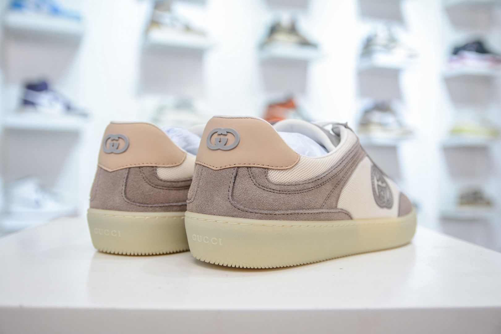 Gucci 古馳G75 圓頭系帶運動鞋
尺碼：35 36 37 38 39 40 41 42 43 44 45 46