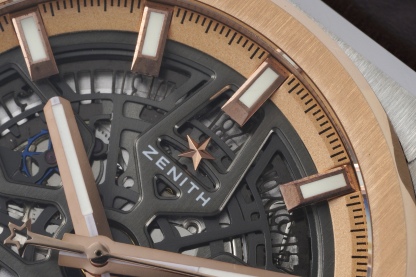 L真力時DEFY系列全新升級版，殼身 頭粒 機芯 表扣等均做了升級調整。一款根據路虎標誌性花輪轂設計而成的高顏值鏤空腕表。

原裝開模鑄造，極致還原表殼的每一處細節打磨倒角，盡顯原裝菱角分明、堅毅果敢的陽剛氣質。完美的41mm表經，適配大眾男性手寸，正裝休閒兩不誤。根據汽車輪轂設計而成的五角星錶盤，未來概念感十足。同步官網新款五角星折疊扣，搭載定製版Cal.670sk全自動機械機芯，鏤空日曆的大小與位置、機芯夾板、齒輪、五角星陀皆按原版機芯數據拆解鍛造而成。

LF臻品 陳奕迅Eason同款，時尚前衛、