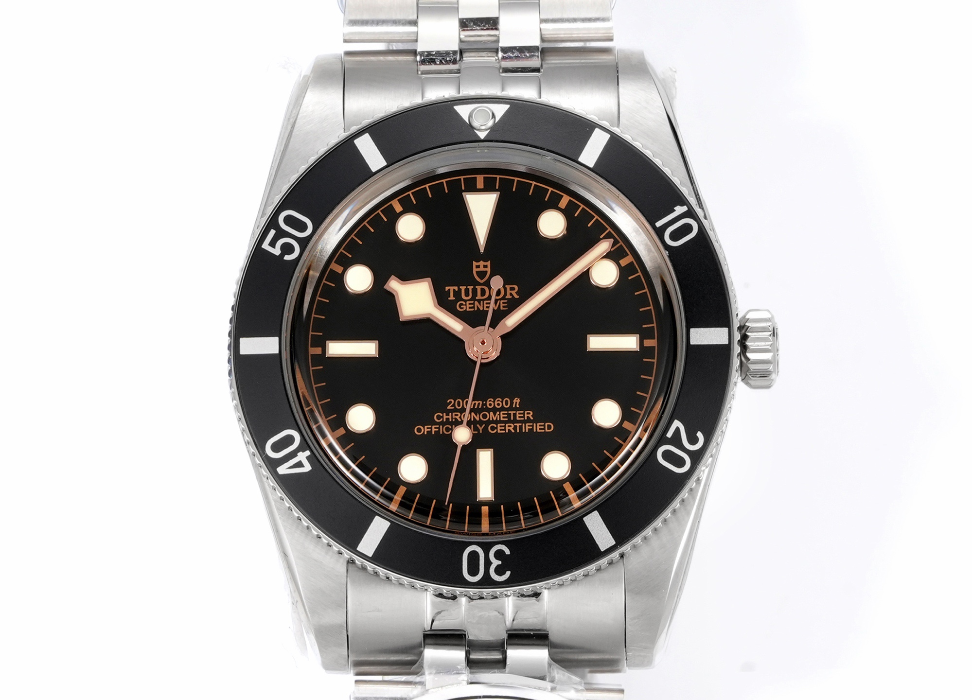 DIF 最強副本 
DIF隆重推出帝舵碧灣54型M79000N腕表，
37mm表殼貼合手腕，佩戴舒適，啞光錶盤簡約大氣，質感細膩，無日曆設計化繁為簡，回歸純粹讀時體驗，以純粹精神和現代表達方式，向1954年問世的品牌首款潛水表-7922型獻上最真誠的敬意！
DIF匠工精神 整表配備導角精磨不拉手 注重細節 質感無敵 搭載丹東定制一檔機芯 日誤差僅3-5秒幾乎0反修 超穩定！
錶帶均為CNC通體成型拉絲工藝錶帶 非小廠組裝片！配備帝舵表“T-fit”表扣 可滑軌微調
超強瑞士夜光刻度 盤面字體油壓立体