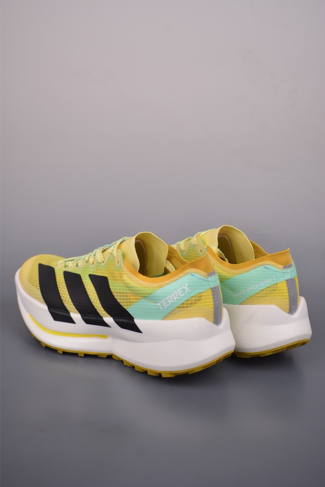 Adidas Terrex Agravic Speedult 2
阿迪超輕透氣緩震跑鞋
官方貨號: JS35212332
尺碼：40 40.5 41 42 42.5 43 44 44.5 45