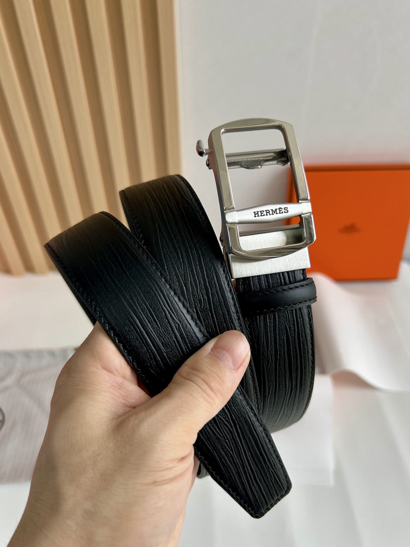 【H家】 新款紋路小牛皮腰帶，寬度3.5cm，搭配新款不鏽鋼自動扣，手感極佳、可以任意裁剪、永恆而經典！轉圖必大賣