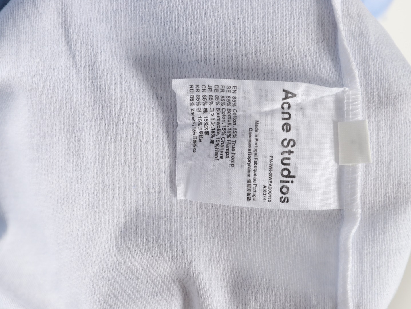 🔝Acne Studios 26SS 1996字母印花短袖T恤
面料是定制定染的32支220g原版雙紗棉，胚布經過高盂環保染色，裁大貨前還要進行高溫環縮水，降低縮水率的同時使得手感更柔軟舒適，印花方面必須五層膠漿，第一遍必須為進口打底漿，填平布料上極為細小的線洞，再由高溫床烤乾再劇頗色，採用油墨因熱平網印花，一共刷五層，每一層間隔為時間為30分鐘，才能保證出來的成品保持原版的質感，全套開發輔料
尺碼：S-XL