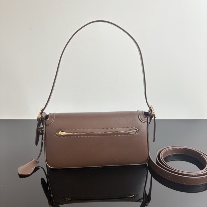 
【新品】COACH/蔻馳奧萊女士ETTA25號翻蓋單肩包腋下包高級通勤 CCV63尺寸25*13.5*6