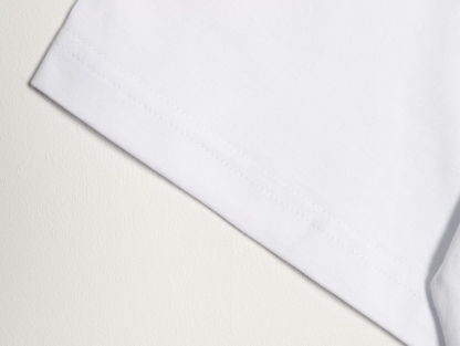 🔝SAINT LAURENT聖羅蘭SLP 小標純色徽標短袖T恤
正品購入開發，50支雙股精品賽爾棉170克，1*1拉架羅紋280克，進口刺繡，面料酵洗，定制1：1商標，寬松版型
B Size：S-XL