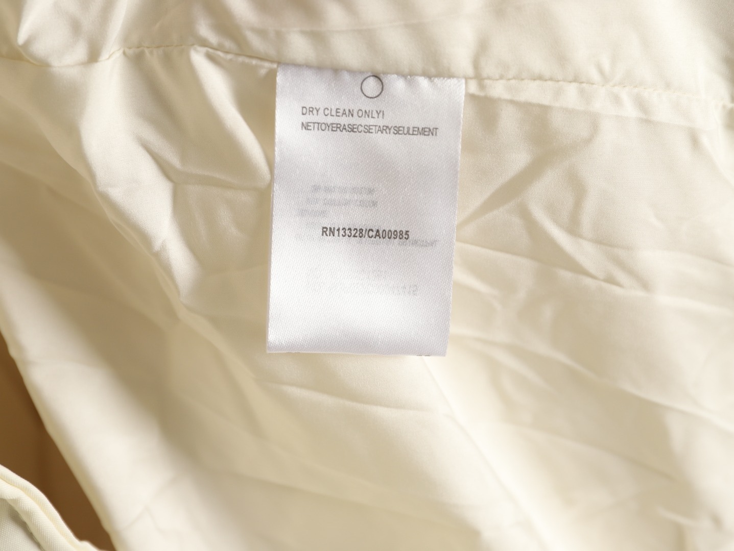 THOM BROWNE/湯姆布朗TB 四槓小狗長款羽絨服
採用進口90鴨絨填充 內外里加雙層內膽不會跑毛 高密度防風抗寒功能性面料 手感柔軟舒適  工藝更是精湛 嚴防鑽絨 採用國際先進的真空充絨技術 增加空氣隔層 不損傷羽線 能保持羽原有的柔軟性、彈性及手感 將羽絨的保暖性發揮到最佳！
N Size：S-M