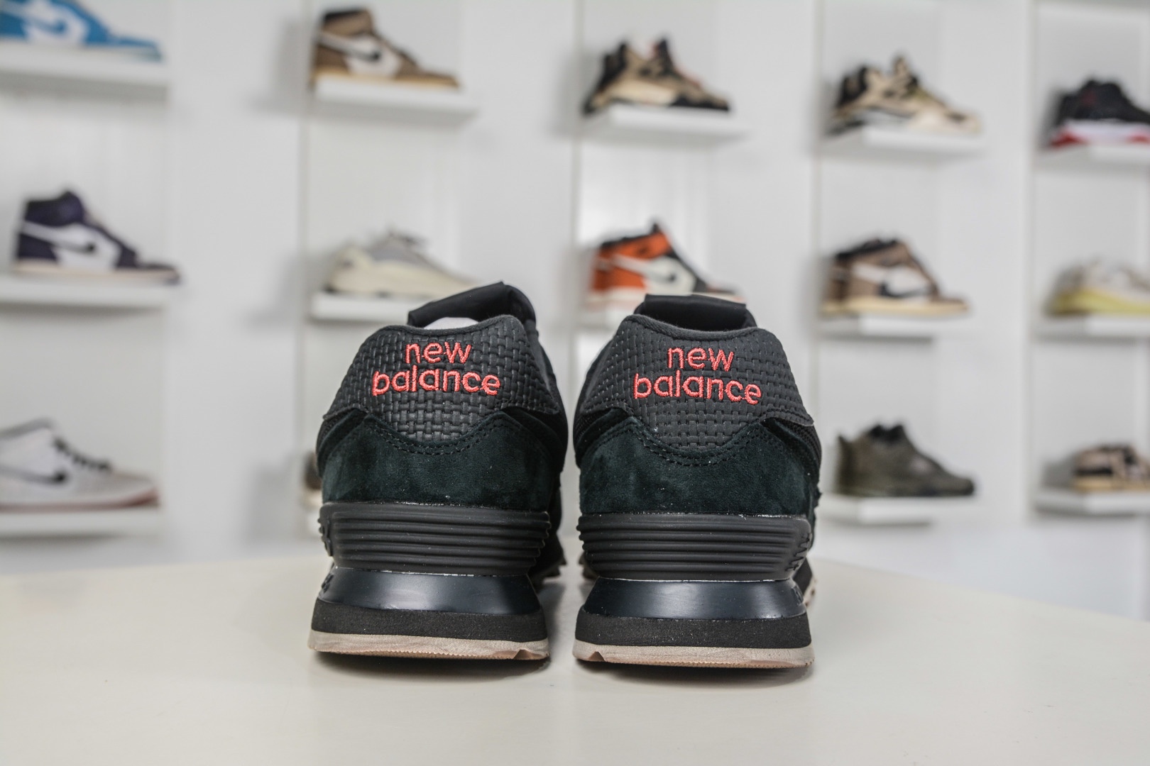 New Balance NB574 低幫復古休閒慢跑鞋 
貨號：U5748HM
Size：36-45