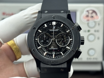 （實拍圖）升級版宇舶hublot恆寶表經典融合CLASSIC FUSION系列，直徑45mm，表殼316L精鋼，耐磨藍寶石玻璃，施華洛世奇鑽石鑲嵌，進口搭載進口7750多巧能計時機芯，還原原裝所有功能，在不同的時空共鳴，如繪畫，如音樂，如時計，獨一無二的HUBLOT最配獨一無二的他，經典融合計時腕表。