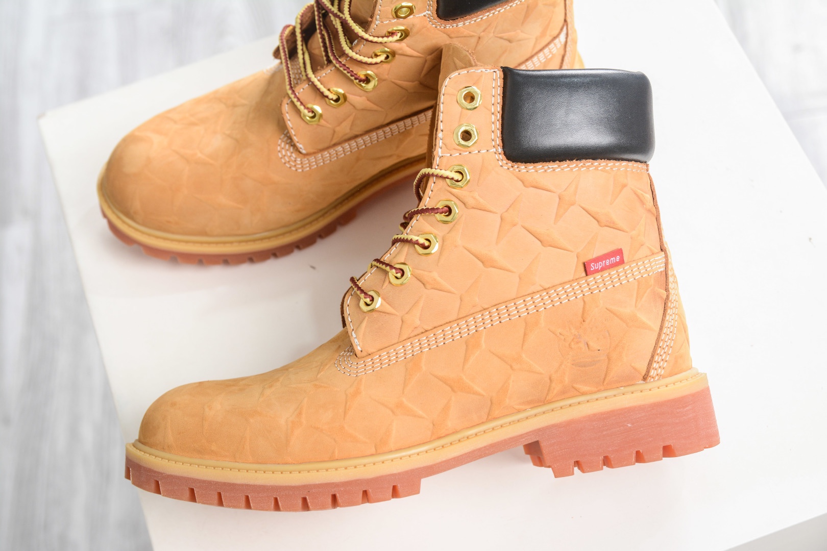 Supreme x Timberland 6 Inch Leather Boots"Black"添柏嵐經典戶外 
貨號: TB 010061 713
尺碼 39 39.5 40 41 41.5 42 43 44 45