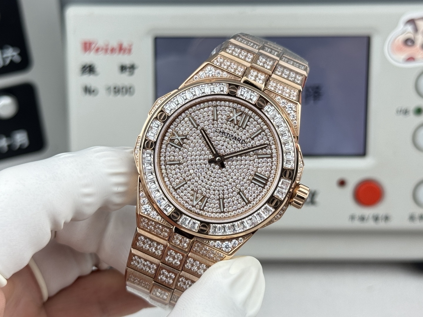 Factory 獨家力作👍
蕭邦AlpineEagle雪山傲翼系列
🌈彩T鑽🌟變色龍🦎滿天星✨限量款及隱藏款首推
如炬目光，比擬暗夜星芒⛰️於山川湖海間🌊洞見紳士願景與磅礡未來👔
尺寸：原裝一致41mmX9.7mm
機芯：9015改Chopard 01.01-c
錶鏈：獨家原版開模金磚型鏈節一體式錶鏈
岩石紋錶盤，鍍銠羅馬數字，時針及分針時標均覆以Super-LumiNova® X1級螢光塗層
致獻當代“雄鷹”，志存高遠之人在日常生活中超邁群倫，其視野啓迪人心、昇華情志。憑借遠見和決心，