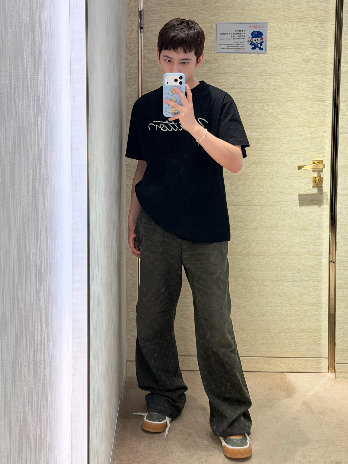 🔝LOUIS VUITTON LV 串珠刺繡標識短袖T恤
正品10400購入，32支緊密精梳棉，配套1*1羅紋，毛料酵洗，進口刺繡，定制1：1繡珠繡片，定制1：1商標，寬松版型
A Size：S-XL