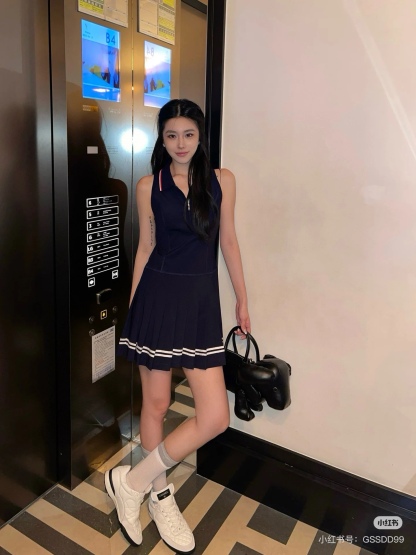 🔝THOM BROWNE TB 彩條翻領羊毛針織連衣裙
原版定制面料 輔料 
尺碼：1 2 3