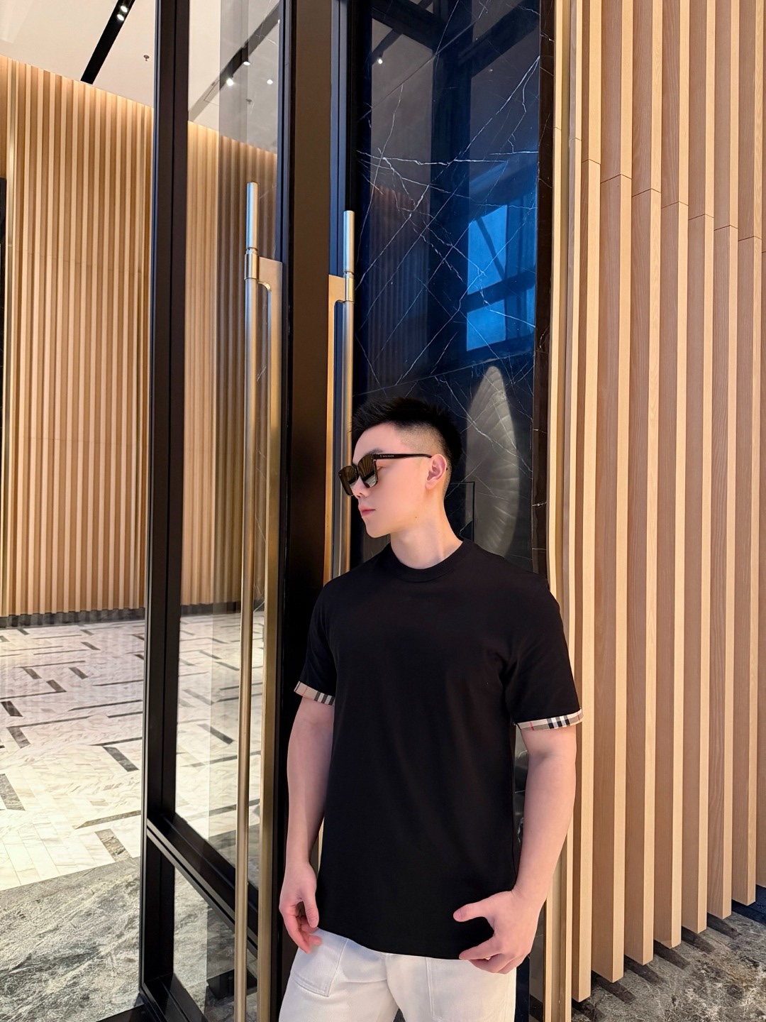 🔝BURBERRY巴寶莉BBR 格紋拼袖短袖T恤
正品購入，50支雙股100%精梳棉170克，2*2精品羅紋210克，面料拼接，面料酵洗，定制1：1商標，合身版型
B Size：S-XL