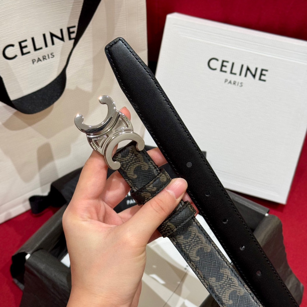 賽琳新款女士凱旋門腰帶
TRIOMPHE 雙面頂級小牛皮腰帶
百搭時尚潮流，寬度2.5cm