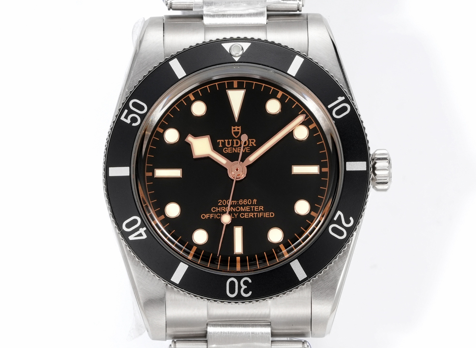 DIF 最強副本 
DIF隆重推出帝舵碧灣54型M79000N腕表，
37mm表殼貼合手腕，佩戴舒適，啞光錶盤簡約大氣，質感細膩，無日曆設計化繁為簡，回歸純粹讀時體驗，以純粹精神和現代表達方式，向1954年問世的品牌首款潛水表-7922型獻上最真誠的敬意！
DIF匠工精神 整表配備導角精磨不拉手 注重細節 質感無敵 搭載丹東定制一檔機芯 日誤差僅3-5秒幾乎0反修 超穩定！
錶帶均為CNC通體成型拉絲工藝錶帶 非小廠組裝片！配備帝舵表“T-fit”表扣 可滑軌微調
超強瑞士夜光刻度 盤面字體油壓立体