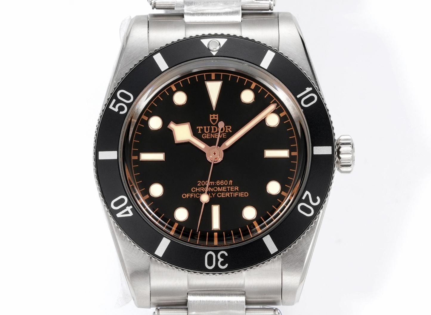 DIF 最強副本 
DIF隆重推出帝舵碧灣54型M79000N腕表，
37mm表殼貼合手腕，佩戴舒適，啞光錶盤簡約大氣，質感細膩，無日曆設計化繁為簡，回歸純粹讀時體驗，以純粹精神和現代表達方式，向1954年問世的品牌首款潛水表-7922型獻上最真誠的敬意！
DIF匠工精神 整表配備導角精磨不拉手 注重細節 質感無敵 搭載丹東定制一檔機芯 日誤差僅3-5秒幾乎0反修 超穩定！
錶帶均為CNC通體成型拉絲工藝錶帶 非小廠組裝片！配備帝舵表“T-fit”表扣 可滑軌微調
超強瑞士夜光刻度 盤面字體油壓立体