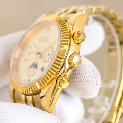 年度新款強力推薦
🔥經典日誌系列-多功能腕表🔥
防表屆最高版本⌚️勞力士⌚️ 複雜系列六針男表[愛心]爆款[愛心] 多功能腕表。
1⃣️搭載原裝進口9100星期月份月相動能功能機芯機械表！
2⃣️錶盤上採用經典獨家高級奢華稜紋 突顯出這款腕表的華貴氣質[呲牙]
3⃣️錶帶採用進口316鋼帶腕表！
4⃣️表鏡採用雙卜藍寶石鏡面！
5⃣️透視底蓋！
6⃣️直徑41毫米，厚度10毫米！
腕表功能匯集星期/月份/日期/月亮/太陽等功能於一身，最佳男士商務腕表真正的標配！為高端腕表的代表之作！
榮譽出品 尊