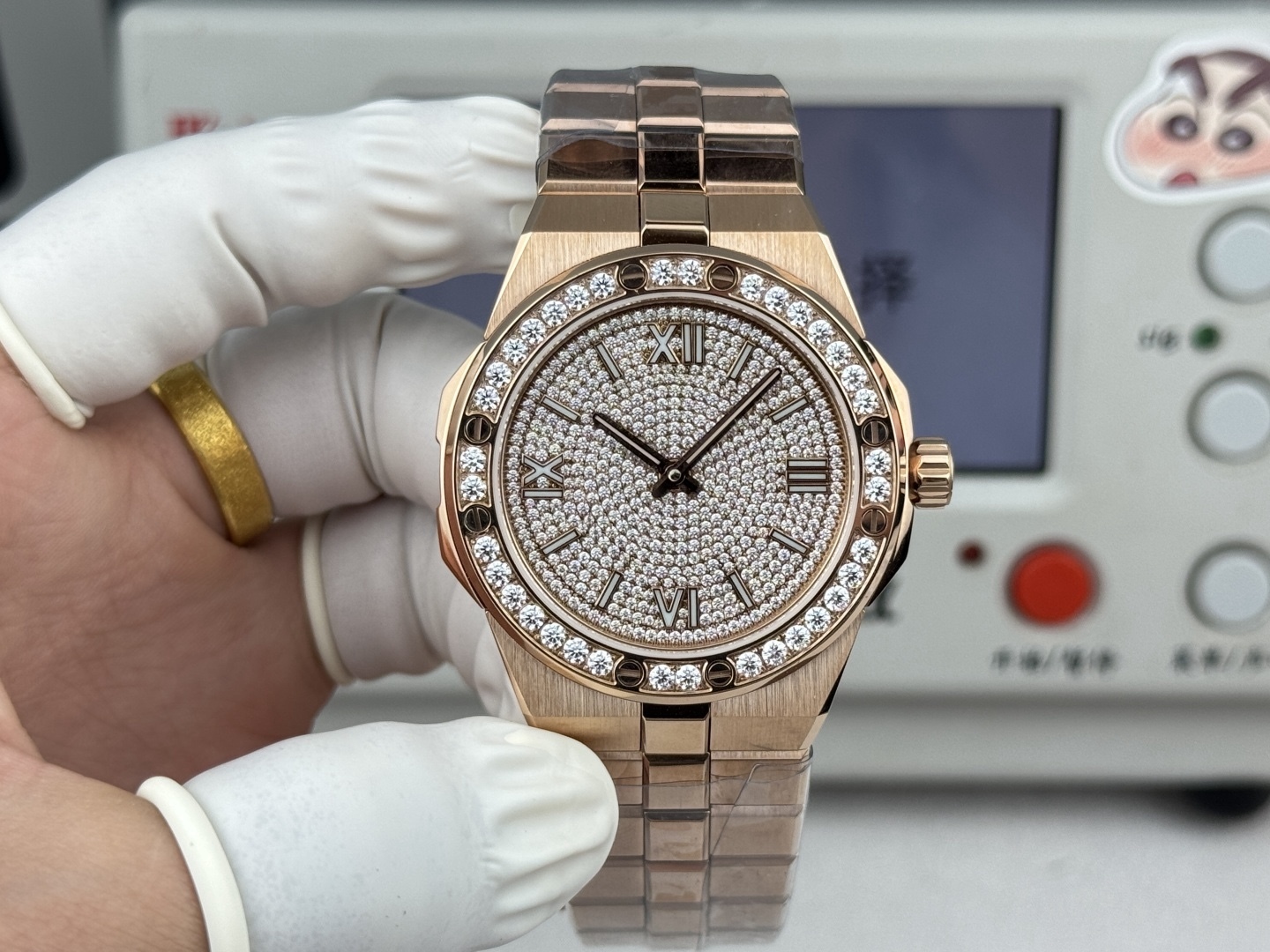 Factory 獨家力作👍
蕭邦AlpineEagle雪山傲翼系列
🌈彩T鑽🌟變色龍🦎滿天星✨限量款及隱藏款首推
如炬目光，比擬暗夜星芒⛰️於山川湖海間🌊洞見紳士願景與磅礡未來👔
尺寸：原裝一致41mmX9.7mm
機芯：9015改Chopard 01.01-c
錶鏈：獨家原版開模金磚型鏈節一體式錶鏈
岩石紋錶盤，鍍銠羅馬數字，時針及分針時標均覆以Super-LumiNova® X1級螢光塗層
致獻當代“雄鷹”，志存高遠之人在日常生活中超邁群倫，其視野啓迪人心、昇華情志。憑借遠見和決心，