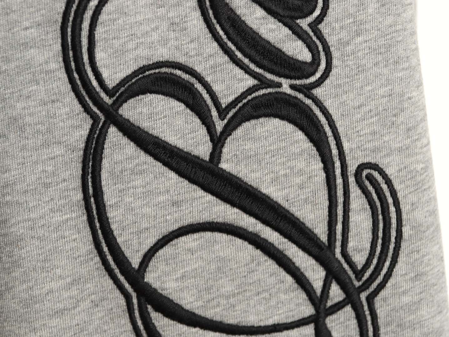 🔝BALENCIAGA巴黎世家BLCG 側邊草體字母短袖T恤
正品購入開發，40支雙紗巴黎棉210克，1*1配套十字羅紋280克，進口刺繡，面料酵洗，定制1：1商標，寬松版型
B Size：S-XL