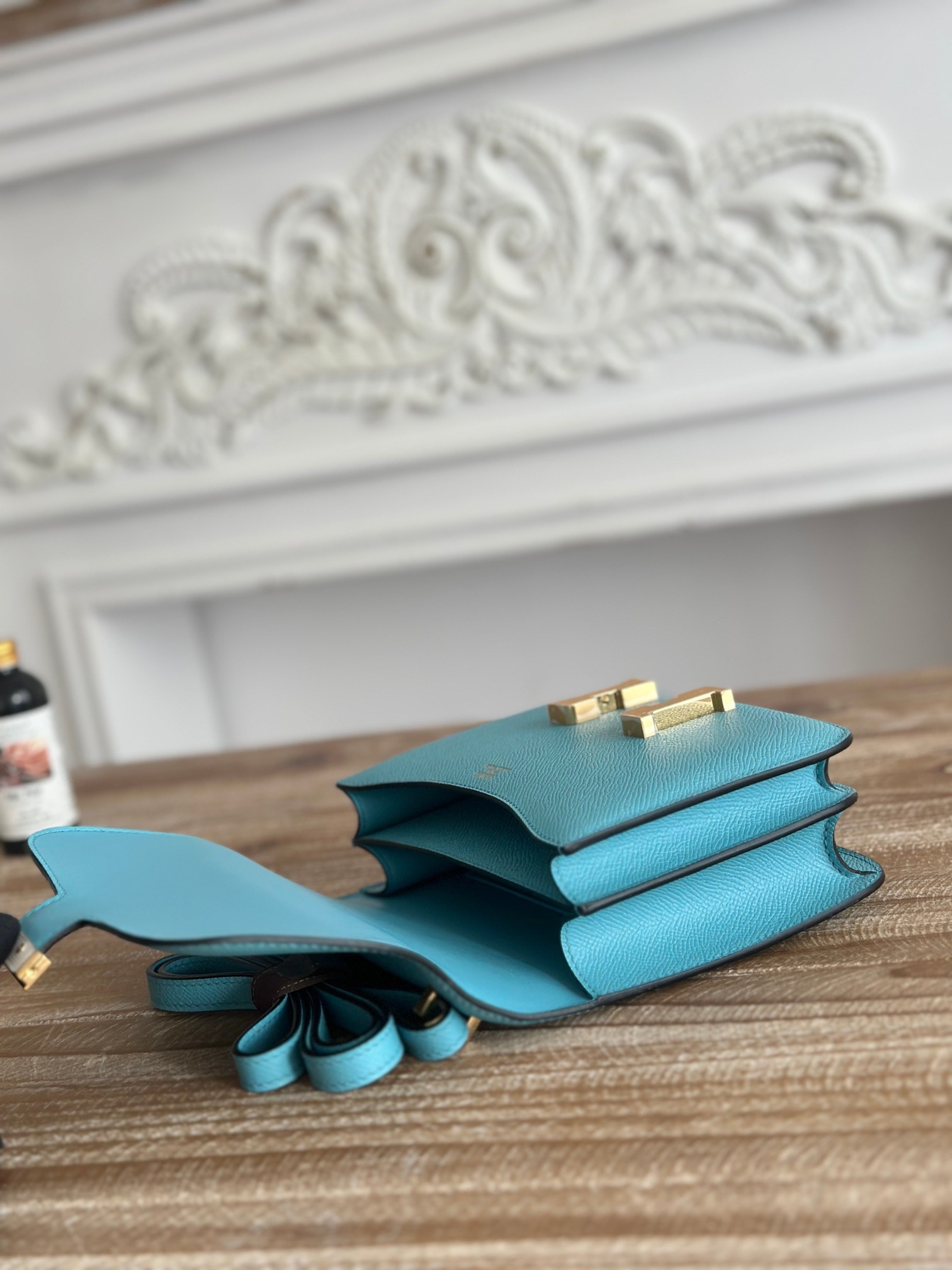 康康  空姐包  
constance  19cm  
epsom掌紋小牛皮  半收工  蠟線縫製