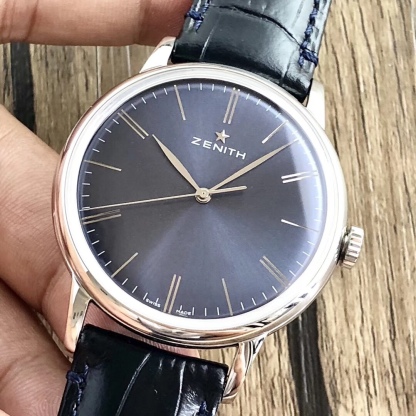 【真力時】菁英系列：一切來得剛剛好！
  機芯：進口9015改制ELITE6150型號-剛剛好
  表殼：原版開模42MM/316L精鋼-剛剛好
  玻璃：弧形雙面防眩處理藍寶石-剛剛好
  字面：字釘鐫刻/鍍銠太陽紋/琢面指針-剛剛好
  皮帶：精選意大利牛皮+膠質底皮-剛剛好
  表扣：原版制動折疊扣-剛剛好
原版開模超級復刻，歷盡兩年時間突破各種工藝難關，到達一切剛剛好的效果！