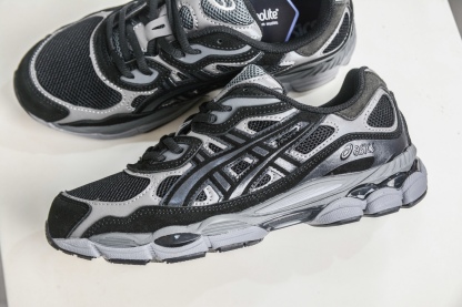 Asics Gel-NYC 亞瑟士運動休閒透氣專業跑鞋
貨號: 1201A789 020
尺碼：36 37 37.5 38 39 39.5 40 40.5 41.5 42 42.5 43.5 44 45 46 47.5