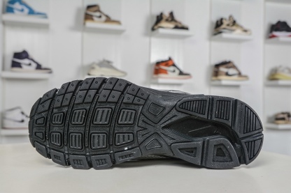 NK Air Zoom Vomero 20 經典復古潮流運動跑鞋 
貨號：HM0829 111
SIZE：36 36.5 37.5 38 38.5 39 40 40.5 41 42 42.5 43 44 45