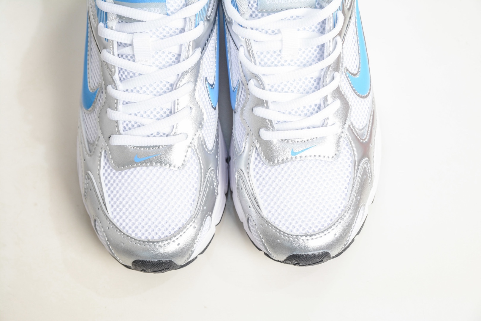 NK Air Zoom Vomero 20 經典復古潮流運動跑鞋 
貨號：HM9149 101
SIZE：36 36.5 37.5 38 38.5 39 40 40.5 41 42 42.5 43 44 45