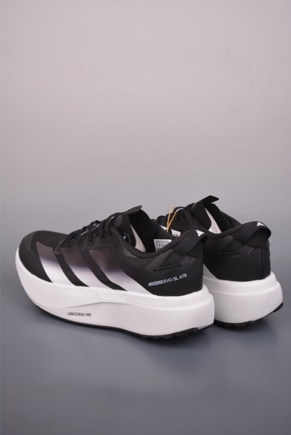 Adidas Adizero Evo SL ATR M
阿迪超輕透氣緩震跑鞋 
官方貨號: KK05232332
尺碼：36 36.5 37 38 38.5 39 40 40.5 41 42 42.5 43 44 44.5 45 
