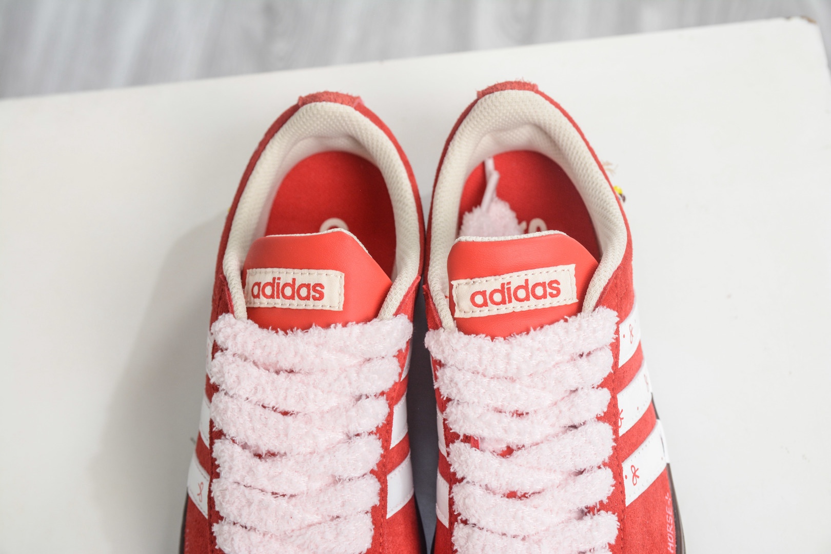 adidas VI Court CLASSIC DIY手繪塗鴉 三葉草休閒復古運動板鞋 
貨號: HQ1802
尺碼:35 36 36.5 37 38 38.5 39 40 40.5 41 42 42.5 43 44 45