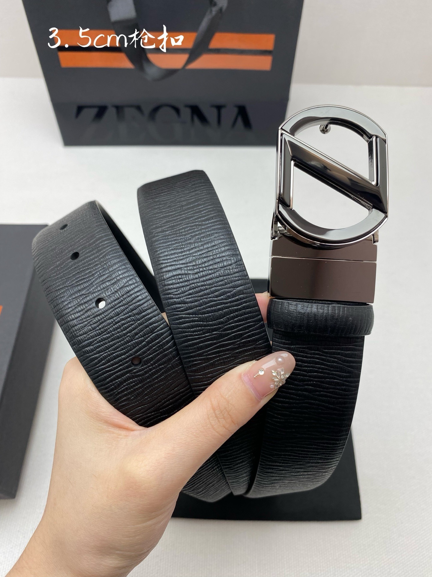 傑尼亞男士腰帶- 寬度35MM 精品扣精工打造  進口小牛皮 獨特設計工藝 手感柔軟 可以裁剪