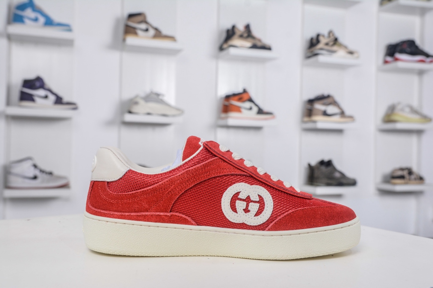 Gucci 古馳G75 圓頭系帶運動鞋
尺碼：35 36 37 38 39 40 41 42 43 44 45 46