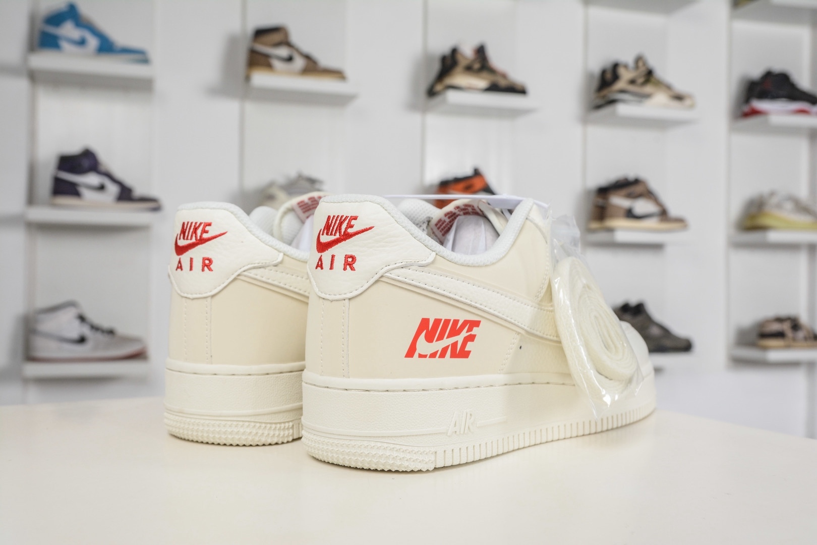 Nike Air Force 1 Low 07 米白紅 
貨號：CS5288 079
Size：36 36.5 37.5 38 38.5 39 40 40.5 41 42 42.5 43 44 44.5 45