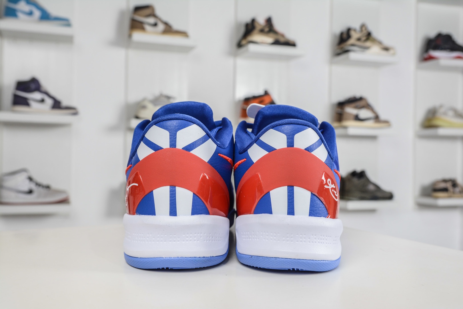 Nike Zoom Kobe VIII 馬年限定 CNY新年款 低幫復刻實戰運動低幫文化籃球鞋 內置元年緩震氣墊 
貨號: HF2793 008
Size：38 38.5 39 40 40.5 41 42 42.5 43 44 44.5 45 46