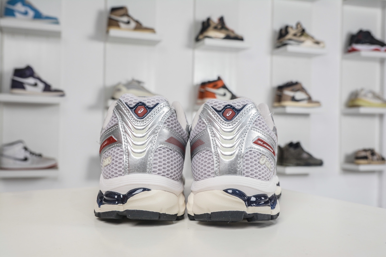 Asics Gel-Kayano 12.1 亞瑟士百搭休閒運動慢跑鞋 
貨號：1203A905 020
Size：36-47