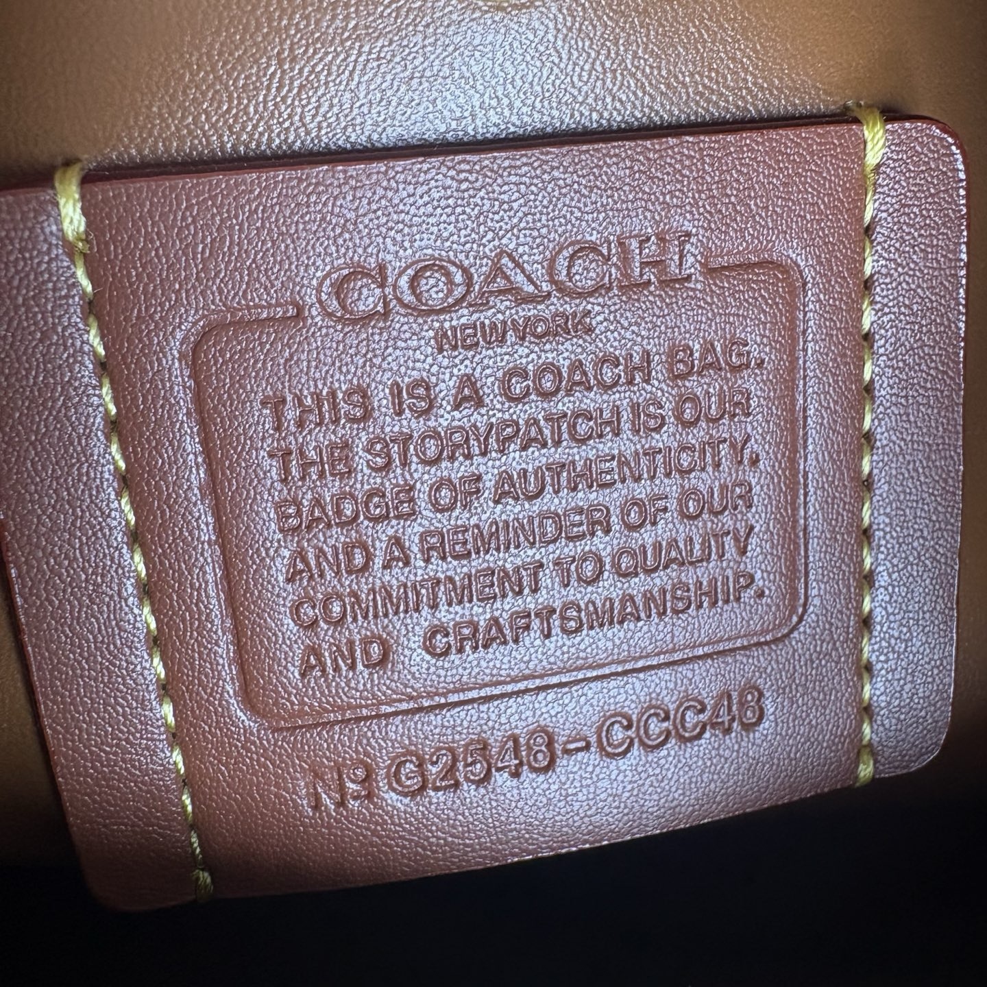 
新款hobo腋下包：CCC45荔枝紋黑色 灰色 酒紅
          CCC48鹿皮棕色 CCC48鹿皮墨綠
作為腋下包超級鬆弛下垂的風格，秋冬單品 容量超大還帶了一個磁扣的暗袋，出行遊玩或通勤都特別實用的一款。

尺寸：10*18*29。