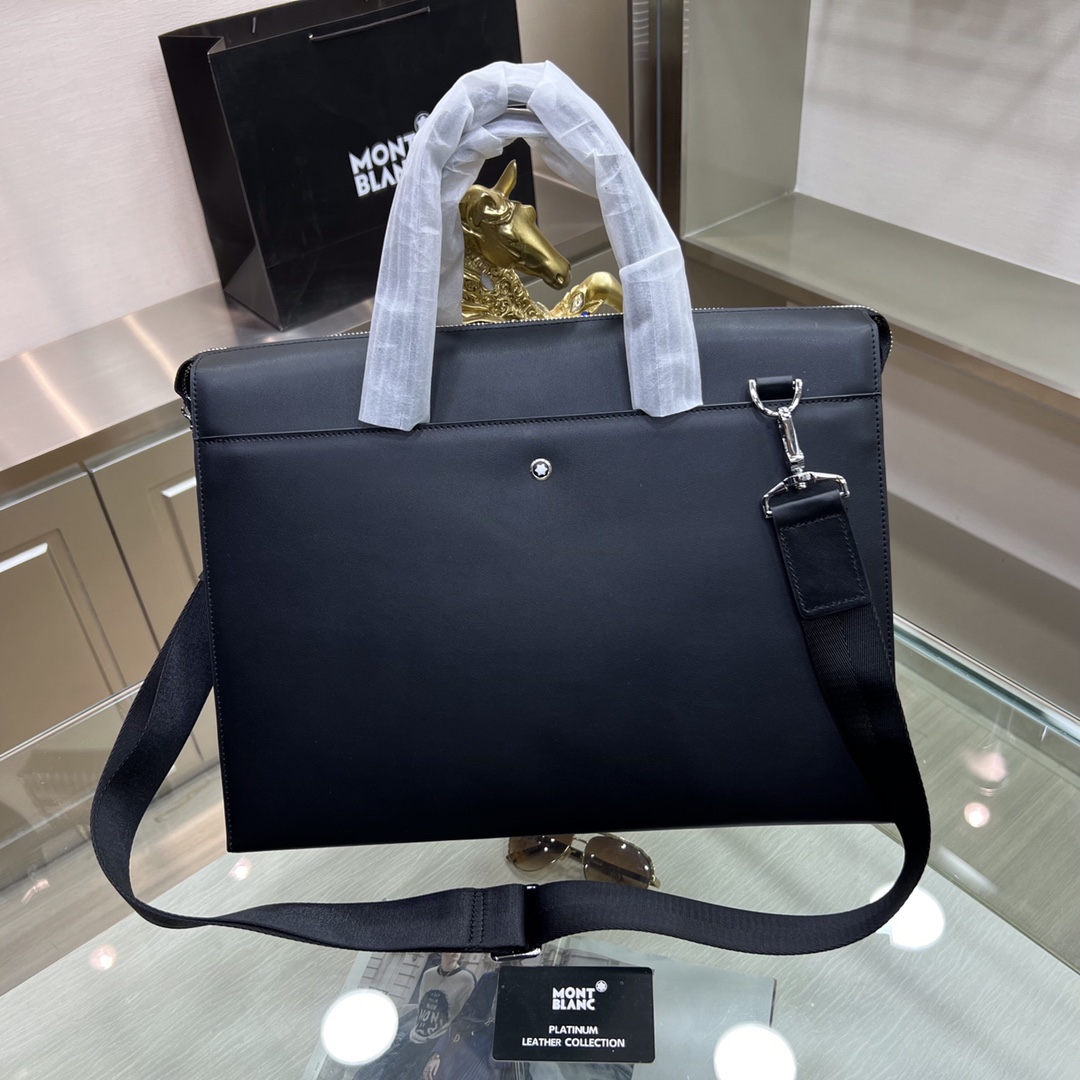 Montblanc International（萬寶龍）🔥萬寶龍新款男士定型公文包，採用進口頭層定型牛皮製作，搭配頂級五金配件，帶密碼鎖，在公文包系列中實屬佼佼者。商務人士與潮流達人皆適用的款式。[色]喜歡的速度下單✅
型號：1161-1
尺寸：39-29-10
顏色：黑色、啡色