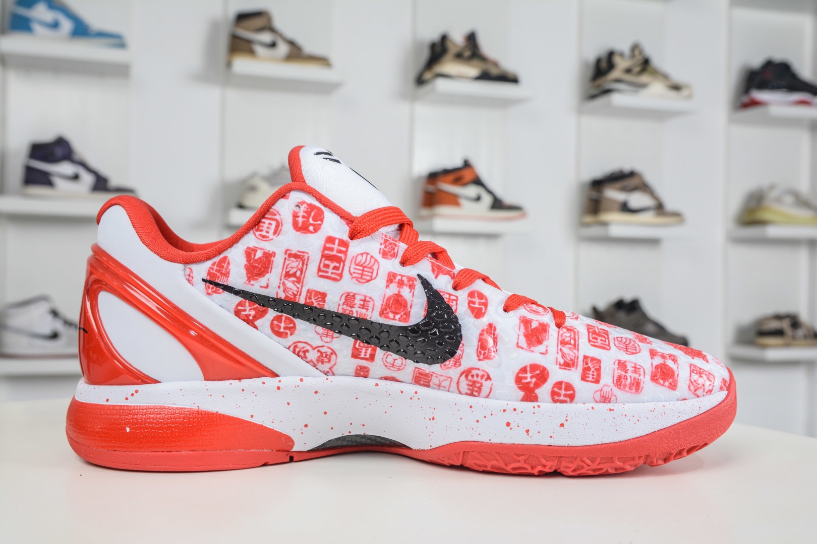 Nike Zoom Kobe VI 馬年限定 CNY新年款 耐克 科比6代系列 低幫復刻實戰運動低幫文化籃球鞋 
貨號:CW2190 040
尺碼：38 38.5 39 40 40.5 41 42 42.5 43 44 45 46