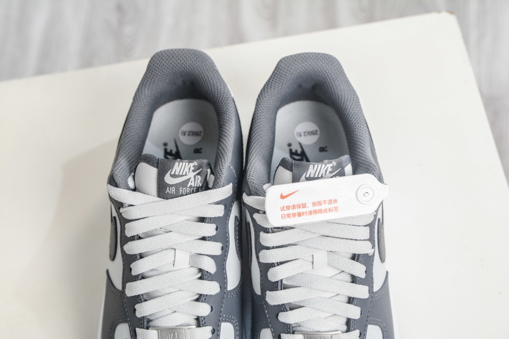 NK Air Force 1 '07 Low 深灰白 
貨號：FJ4146 004
Size：36 36.5 37.5 38 38.5 39 40 40.5 41 42 42.5 43 44 44.5 45