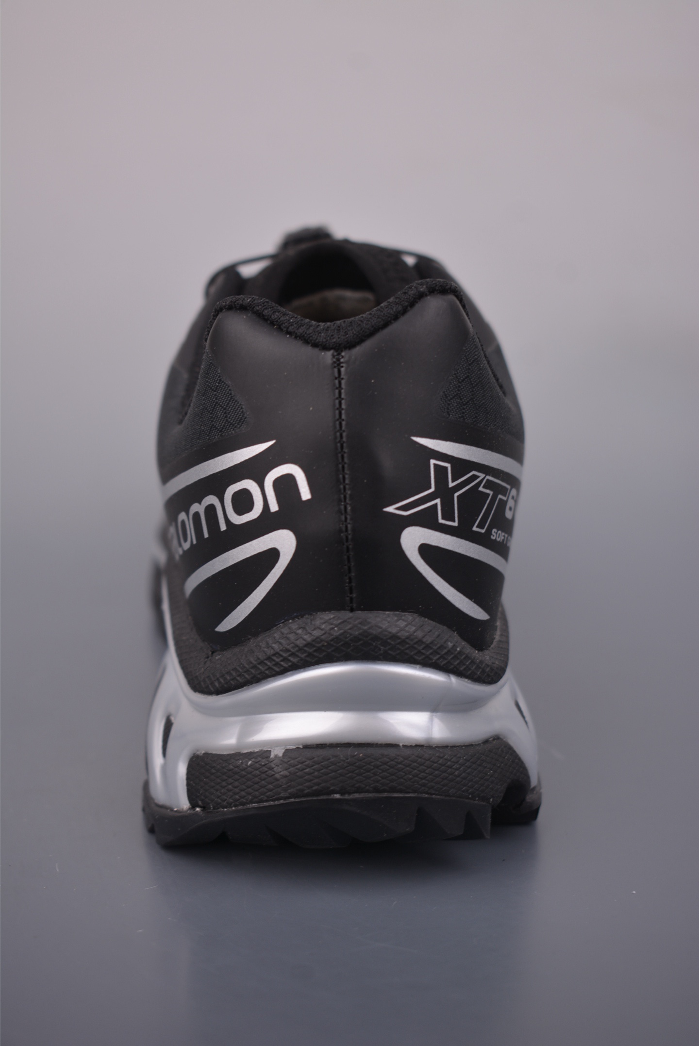 薩洛蒙 XT-6 GTX
探索者系列 
潮流越野機能戶外休閒運動跑步鞋
官方貨號: 4745063422
尺碼：36 36.5 37 38 38.5 39 40 40.5 41.5 42 42.5 43 44 45 
